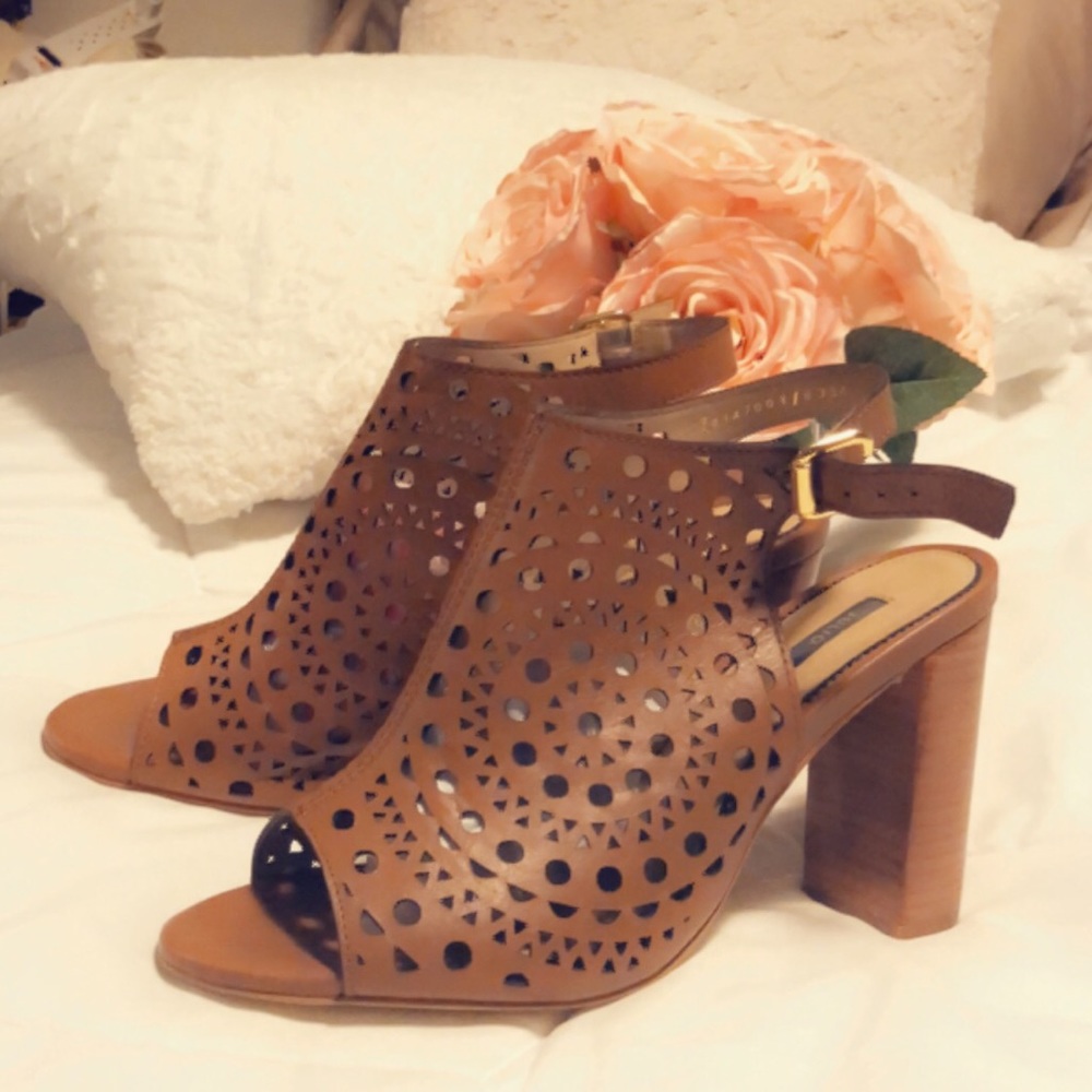 Nude Heels - Picture 2 of 4